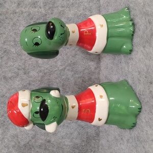 Commodore Japan Christmas Puppy Dog Hound Salt and Pepper Shakers Santa Hat